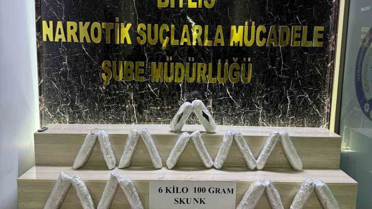 Bitlis Tatvan'da 6 kilo 100 gram skunk ele geçirildi, 4 kişi tutuklandı