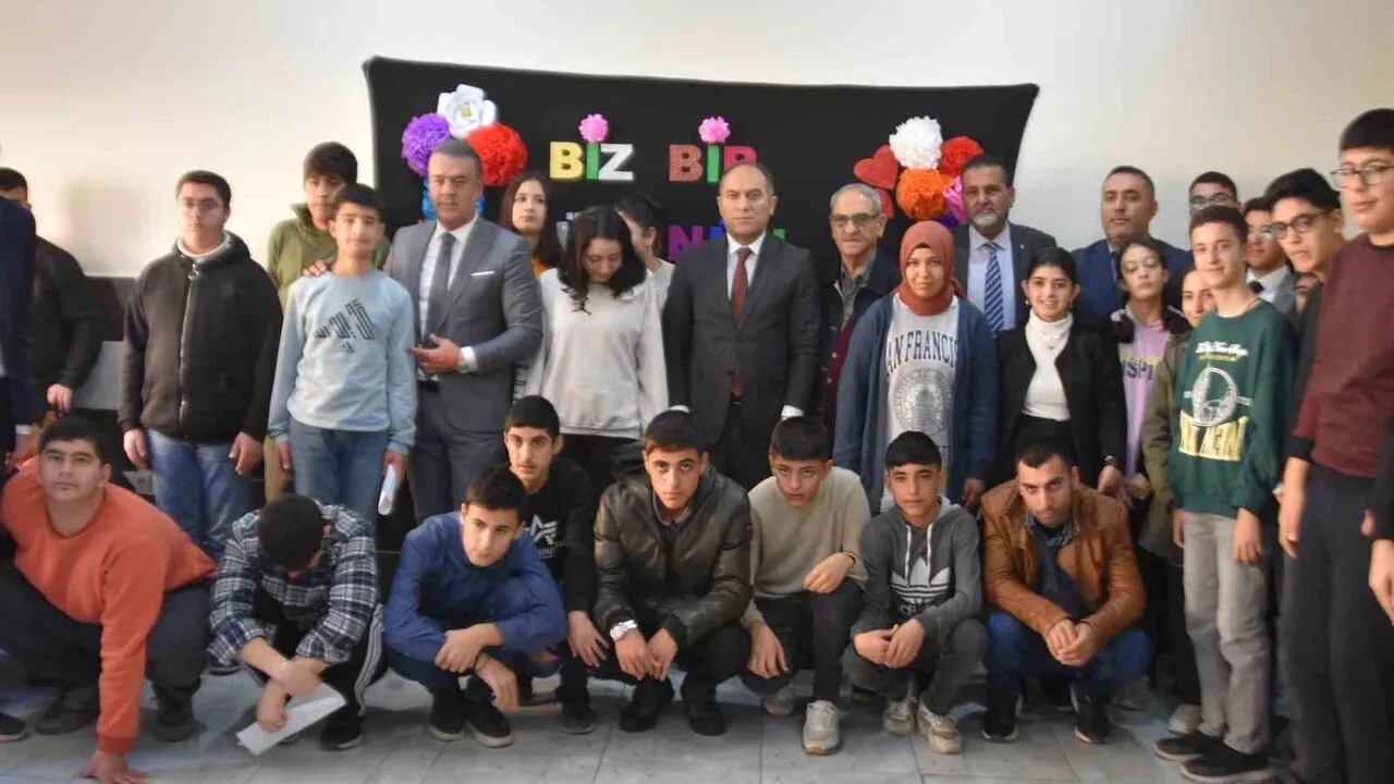 Bitlis’te Ahmet Eren Özel Eğitim Meslek Okulu öğrencilerinden 3 Aralık Dünya Engelliler Günü konseri