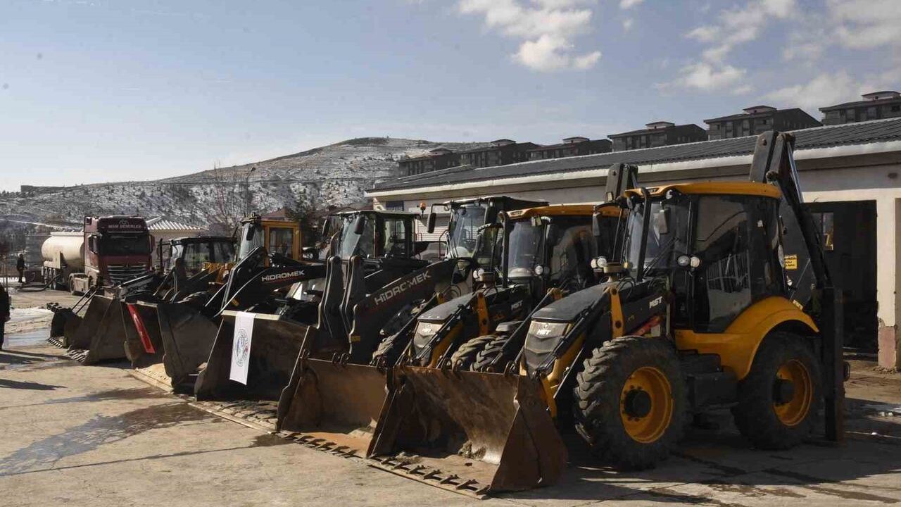 Bitlis’te İl Özel İdaresi Karla Mücadele Hazırlıklarını Değerlendirdi