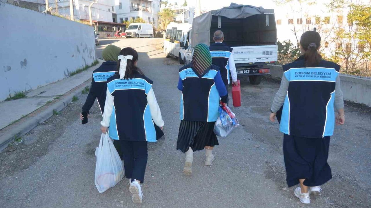 Bodrum Belediyesi'nin 'Çocuklarımız Oyuncaksız Kalmasın' Projesi 2025'te 1.275 Oyuncak Dağıttı