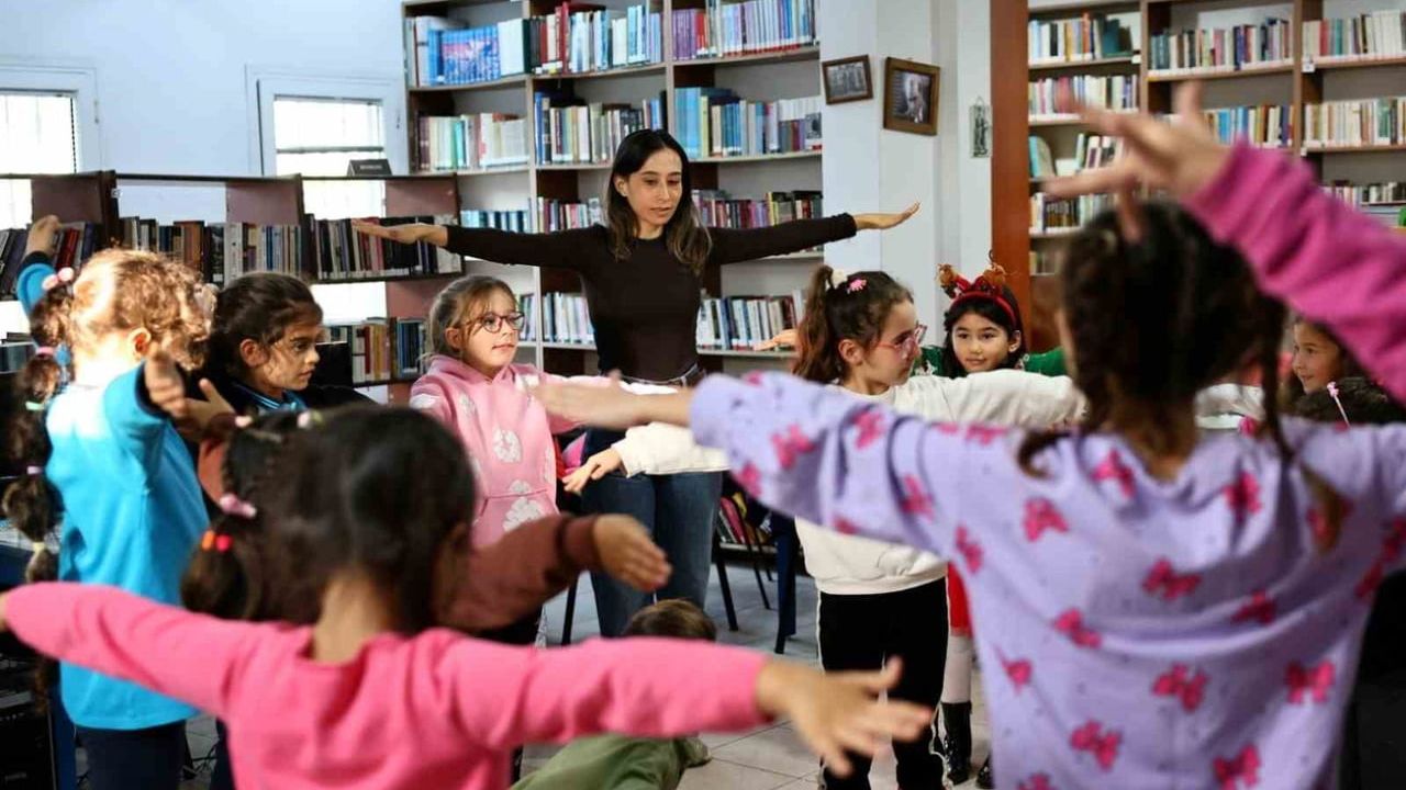 Bodrum Belediyesi Yılbaşı Atölyeleri: Çocuklara Kütüphanede Oyun, Keşif ve El Becerileri