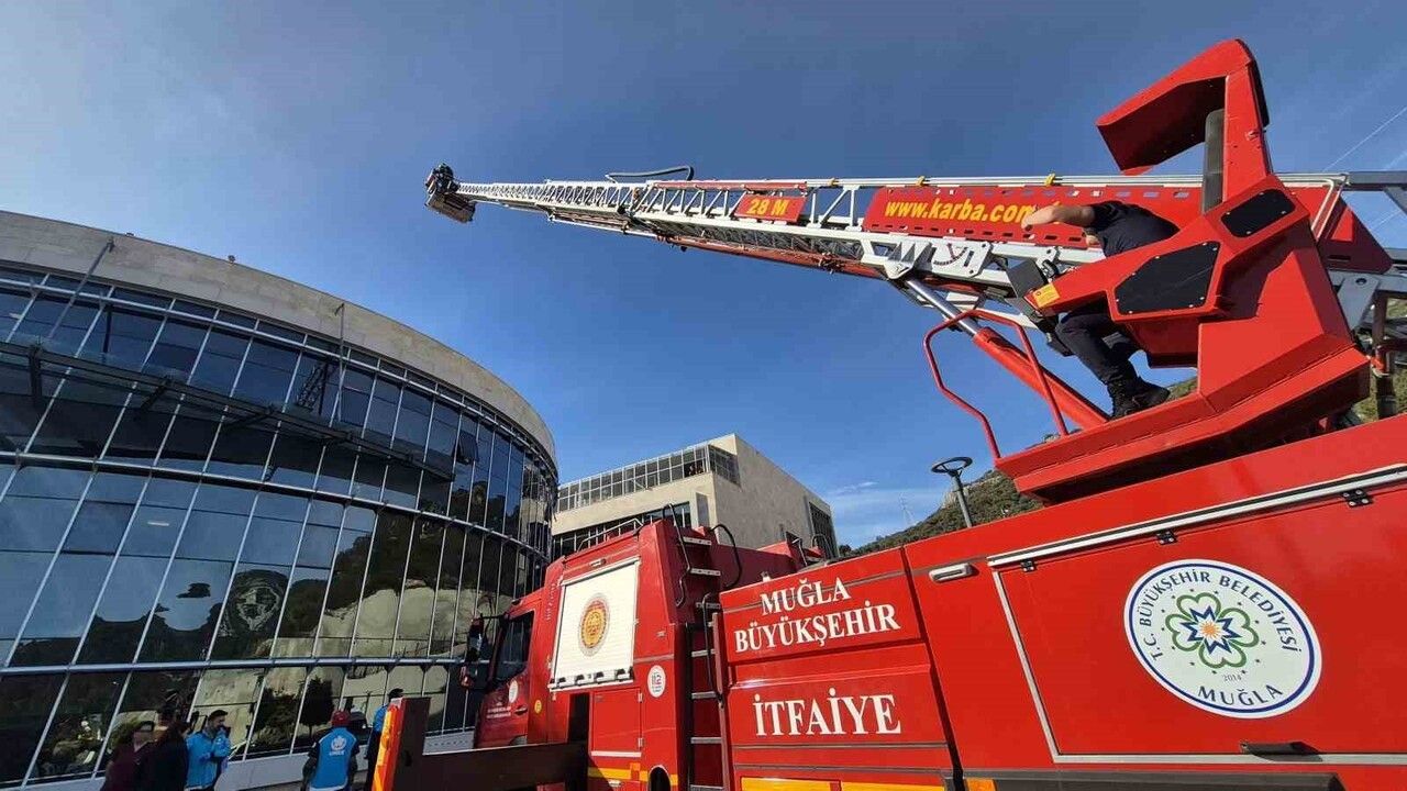 Bodrum Devlet Hastanesi'nde Deprem ve Yangın Entegre Tahliye ve Kurtarma Tatbikatı