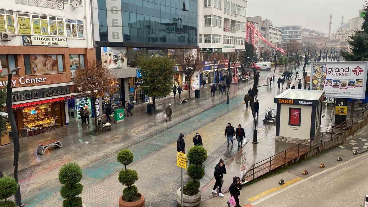 Bolu'da 3.5 büyüklüğünde deprem: merkez üssü Bolu Merkez