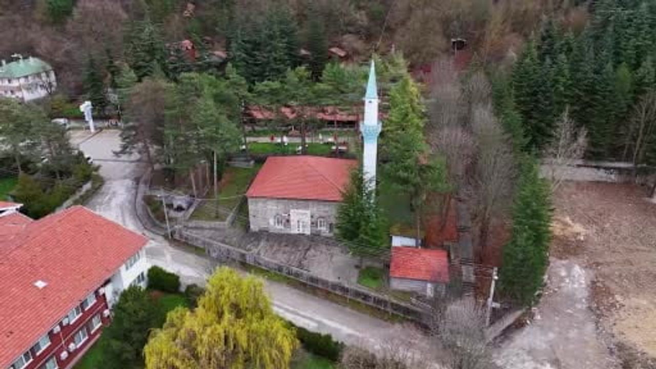 Bolu'da 500 yıllık Ilıca Musa Paşa Camii ilk günkü ihtişamını koruyor