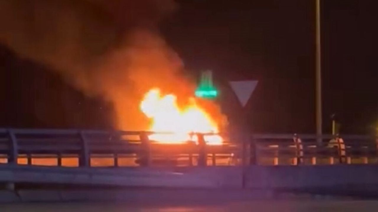 Bolu'da D-100'de seyir halindeki Fiat Tofaş'ın motorunda yangın çıktı