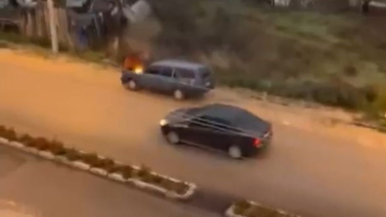 Bolu'da Fiat Kartal'ın Motorundaki Yangın, Sürücünün Kovayla Müdahalesiyle Söndürüldü