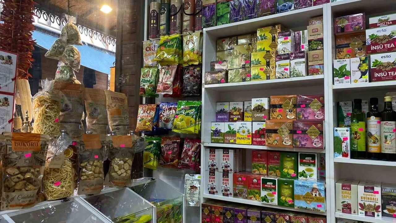 Bolu'da hava 10 derece düştü; aktarlarda yaş zencefile talep arttı