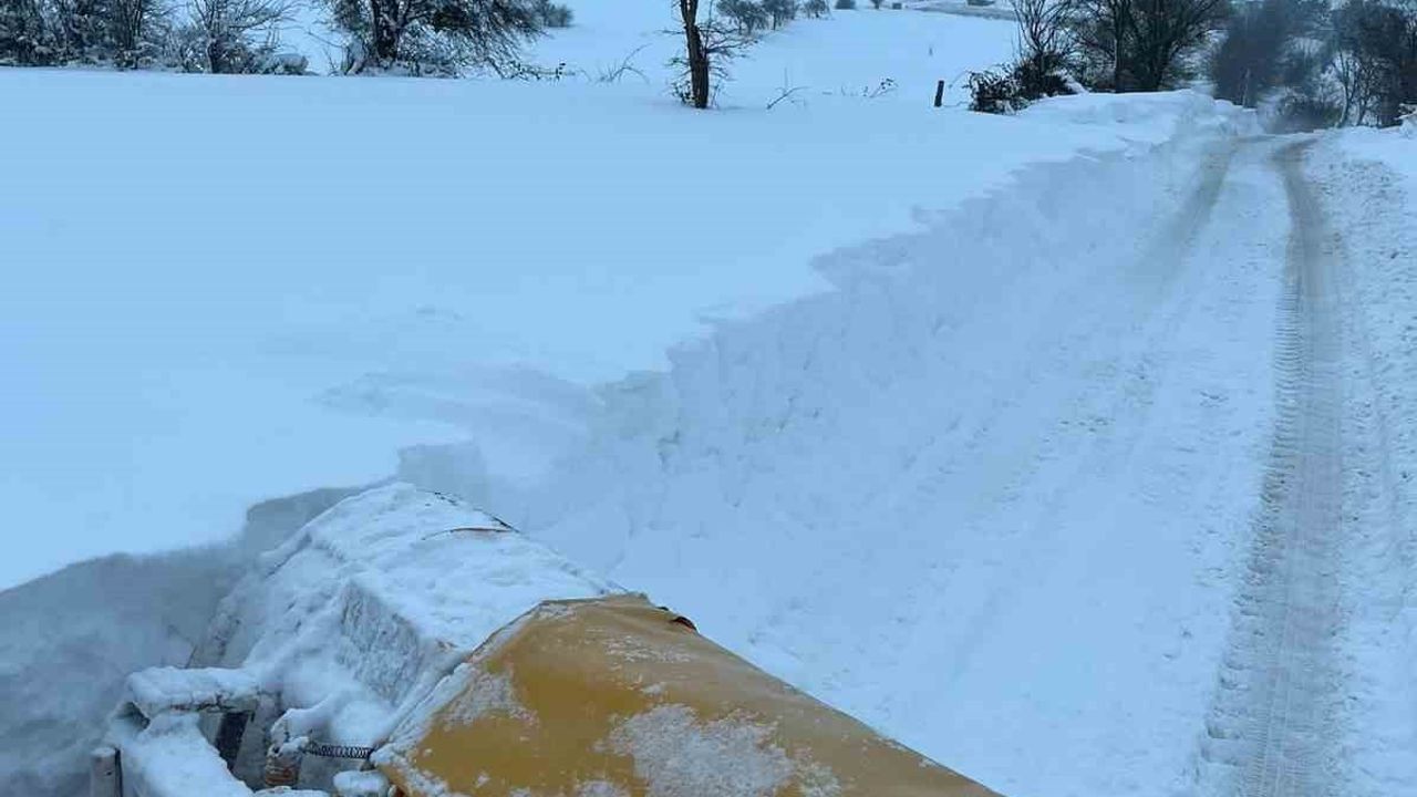 Bolu'da kardan kapanan 263 köy yolundan 191'i ulaşıma açıldı