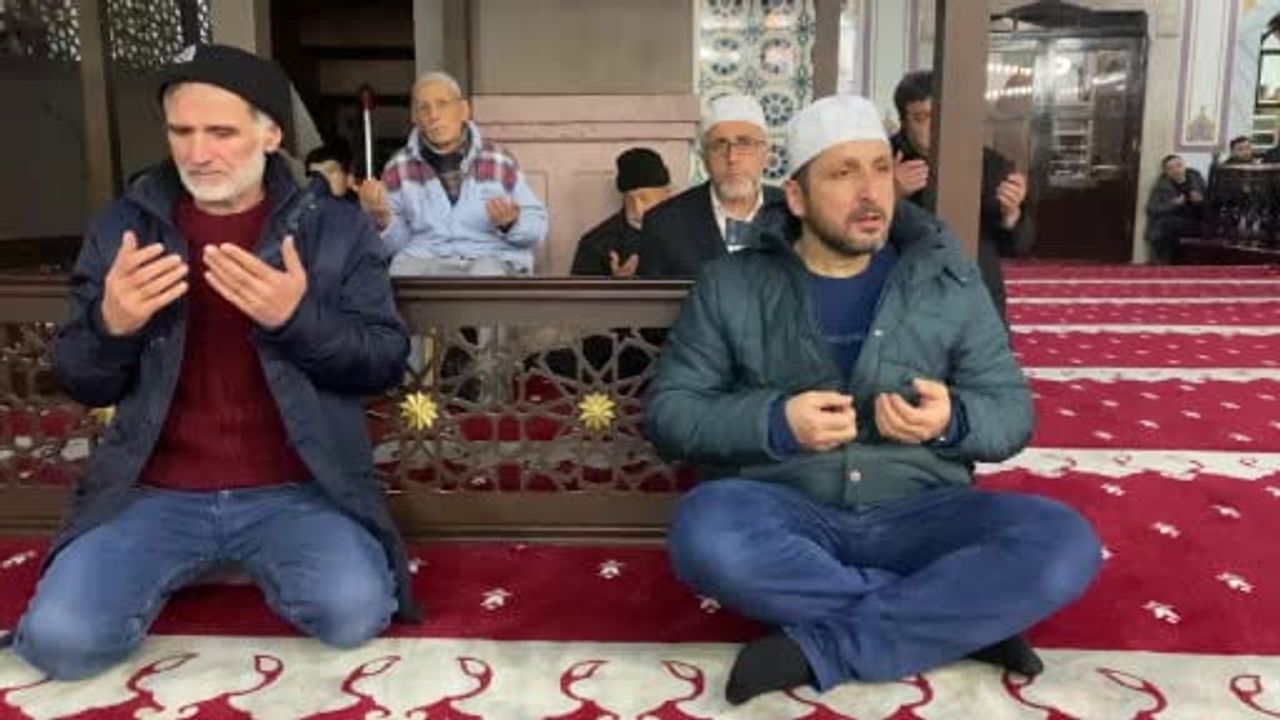 Bolu'da Mekke'nin Fethi'nin 1396. yıl dönümü Yıldırım Bayezid Camii'nde dualarla anıldı