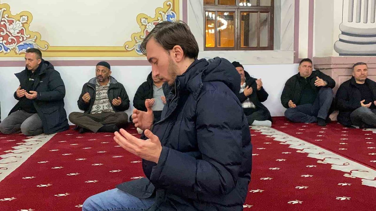 Bolu’da Mekke’nin Fethi’nin 1396. yıl dönümü Yıldırım Bayezid Camii’nde dualarla anıldı