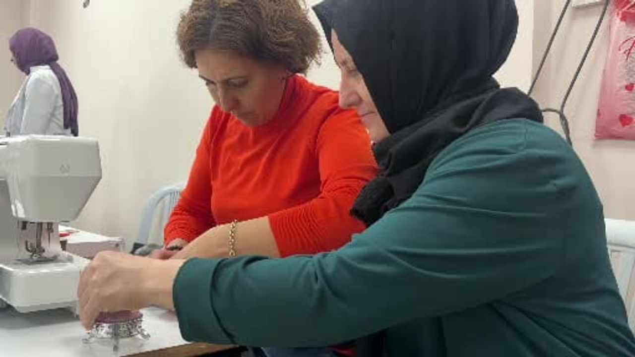 Bolu'da Özel Eğitim Okulunda Velilere Dikiş Kursu: Anneler Meslek Öğrenip Gelir Sağlıyor