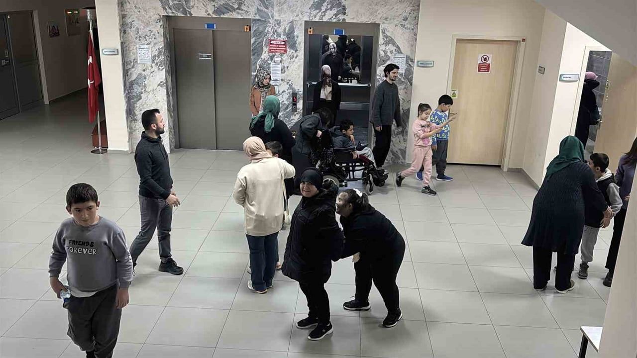 Bolu’da veliler dikiş kursuyla aile ekonomisine katkı sağlıyor