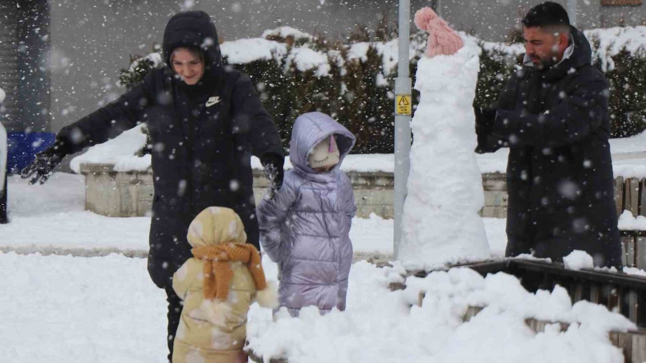 Bolu'da yoğun kar ve buzlanma riski nedeniyle 31 Aralık 2025 günü eğitime 1 gün ara