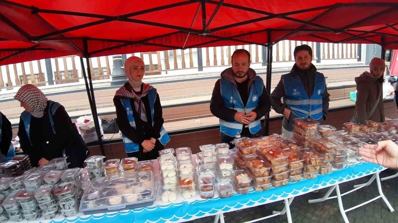 Bolu Mudurnu'da 'Gazze Yararına Hayır Panayırı' düzenlendi: El emeği ürünlerle Filistin'e destek