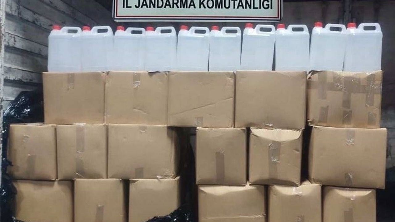 Bornova’da jandarma operasyonunda 860 litre etil alkol ele geçirildi