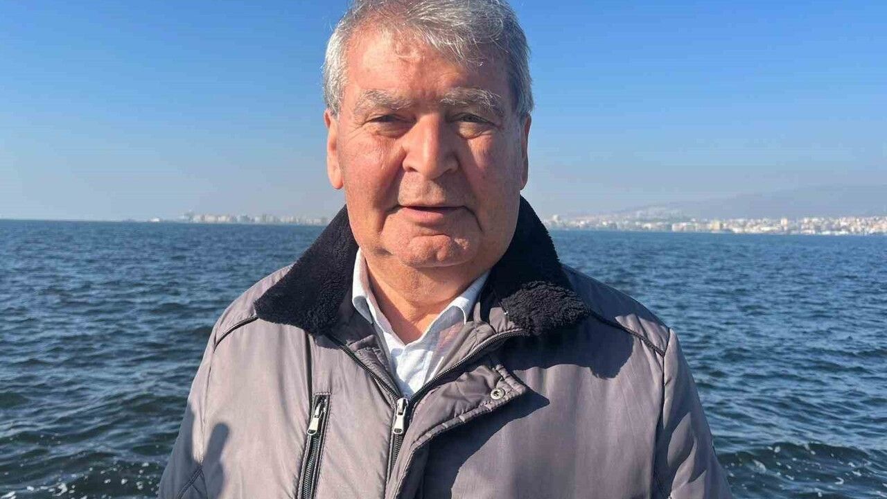 Bostanlı sahilinde 'deniz marulu' tabakası: Uzman uyarısı ve temizlik çalışmaları