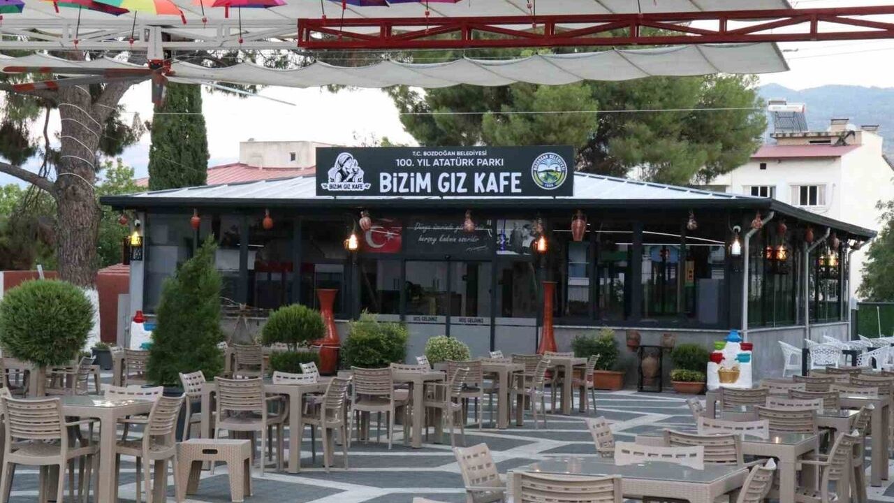 Bozdoğan'da Bizim Gız Kafe kadınlara özel sosyal merkez haline geldi