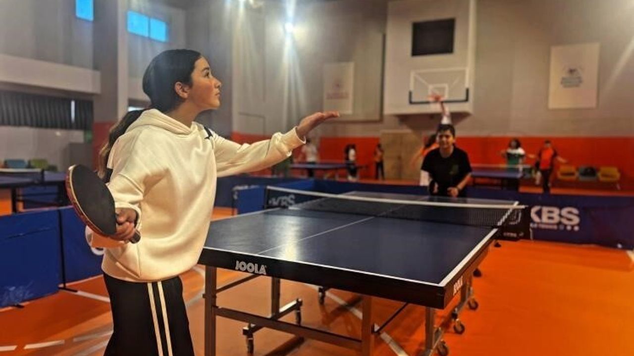 Bozüyük’te masa tenisi antrenmanları uzman antrenörlerle sürüyor