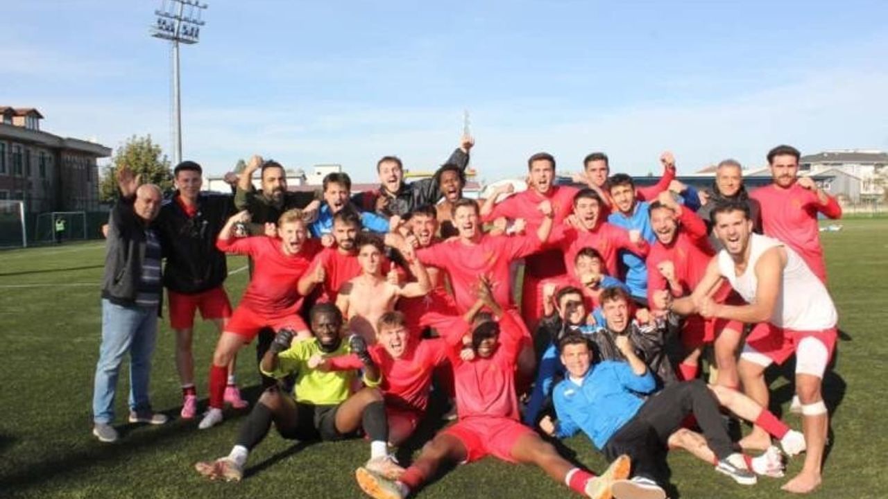 BŞEÜ Futbol Takımı ÜNİLİG Marmara Grubu'nda grup ikincisi oldu