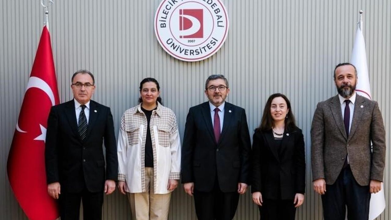 BŞEÜ Öğretim Üyesi Doç. Dr. Gülşah Çongur'a 'Bilim Hizmet' Ödülü