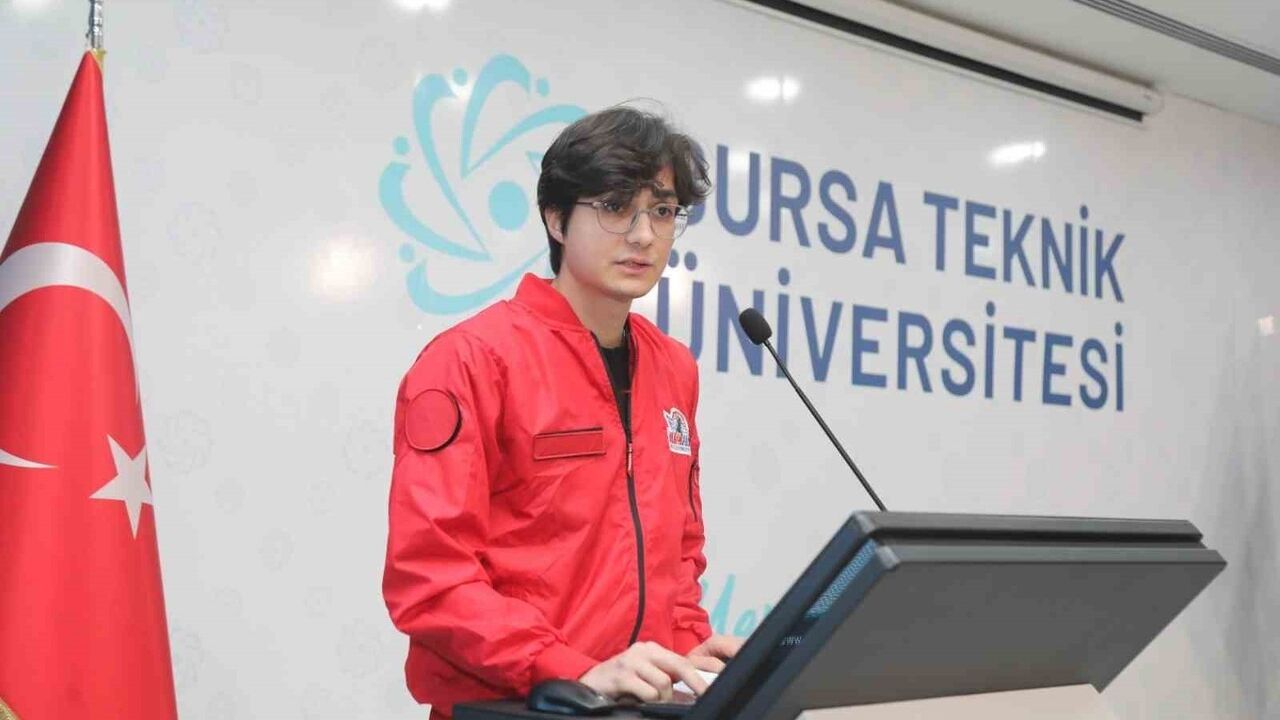 BTÜ'de 'TEKNOFEST Yarışma Sürecini 5 Dakikada Anlat' etkinliği: Finale kalan takımlar deneyimlerini paylaştı
