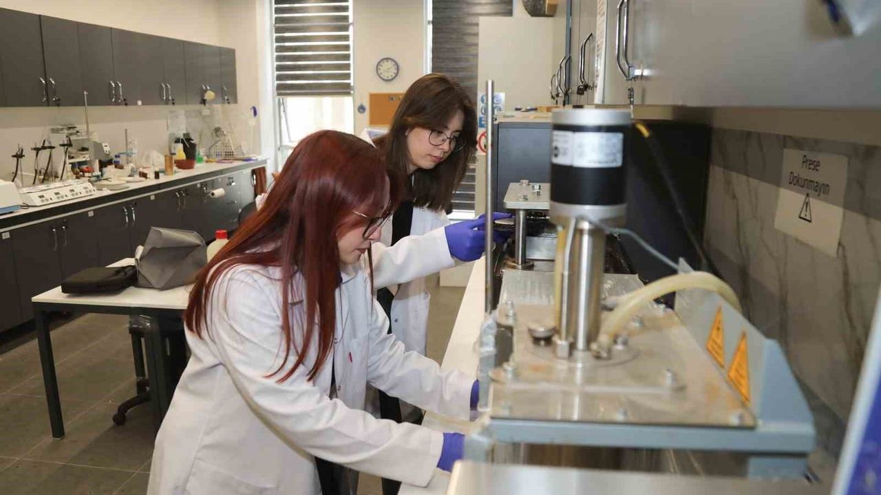 BTÜ Öğrencileri TUSAŞ Uçaklarının Uçuş Kontrol Sistemlerini Dijital İkiz Yaklaşımla İyileştirecek