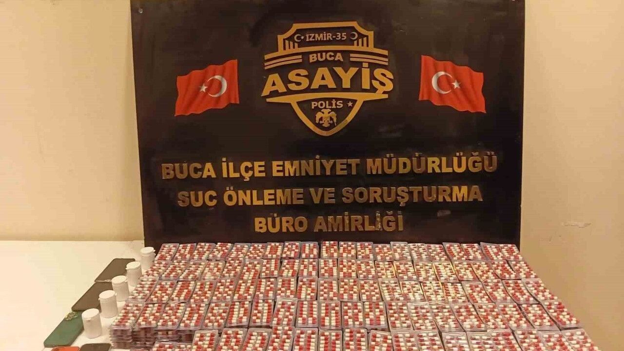 Buca'da operasyonda 11 bin 296 uyuşturucu nitelikli hap ele geçirildi; 2 şüpheli gözaltında