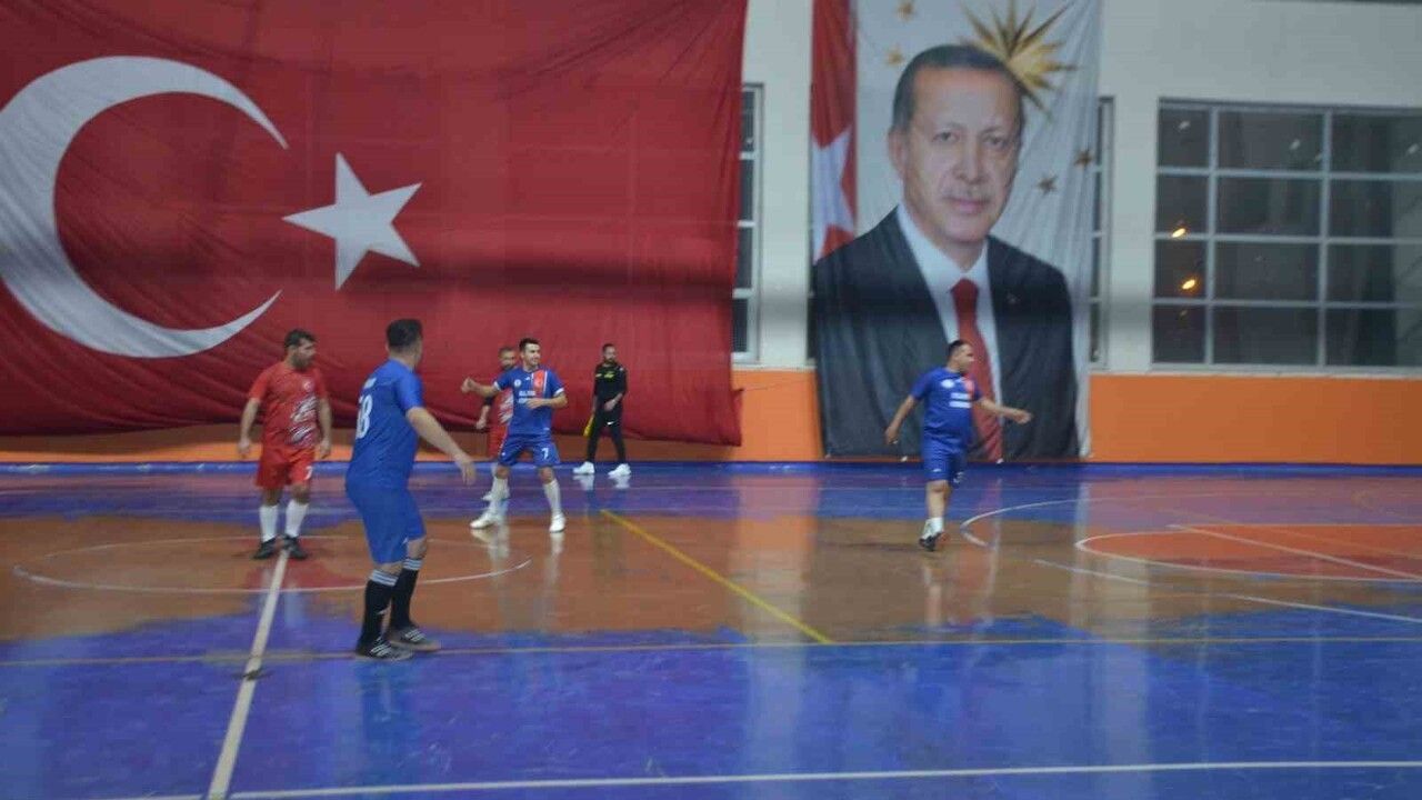 Bulanık’ta 21 Takımlı Kurumlar Arası Futsal Turnuvası başladı