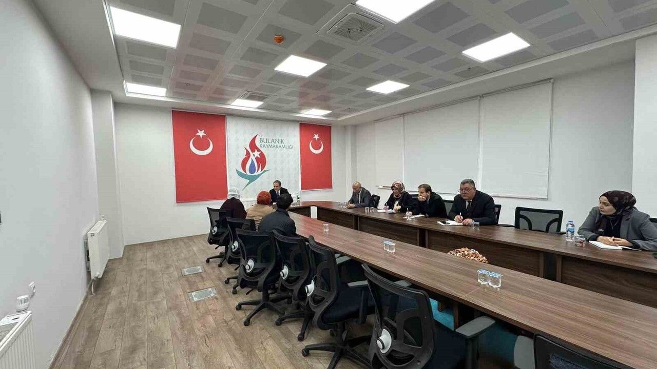 Bulanık’ta Halk Günü Toplantısı: Kaymakam Ömer Övünç Koşansu Vatandaşların Taleplerini Doğrudan Dinledi