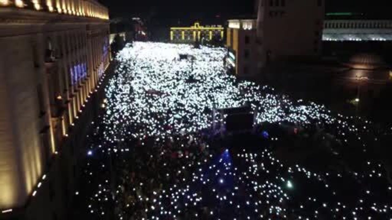 Bulgaristan’da 25’ten fazla şehirde hükümet karşıtı gösteriler: İstifa talepleri ve katılım tartışması