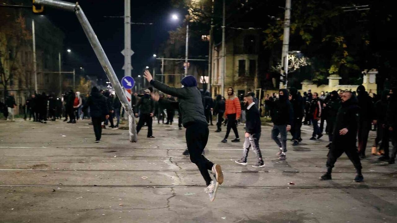 Bulgaristan’da Hükümet Karşıtı Gösterilerde 71 Gözaltı; Hükümet 2026 Bütçesini Geri Çekti