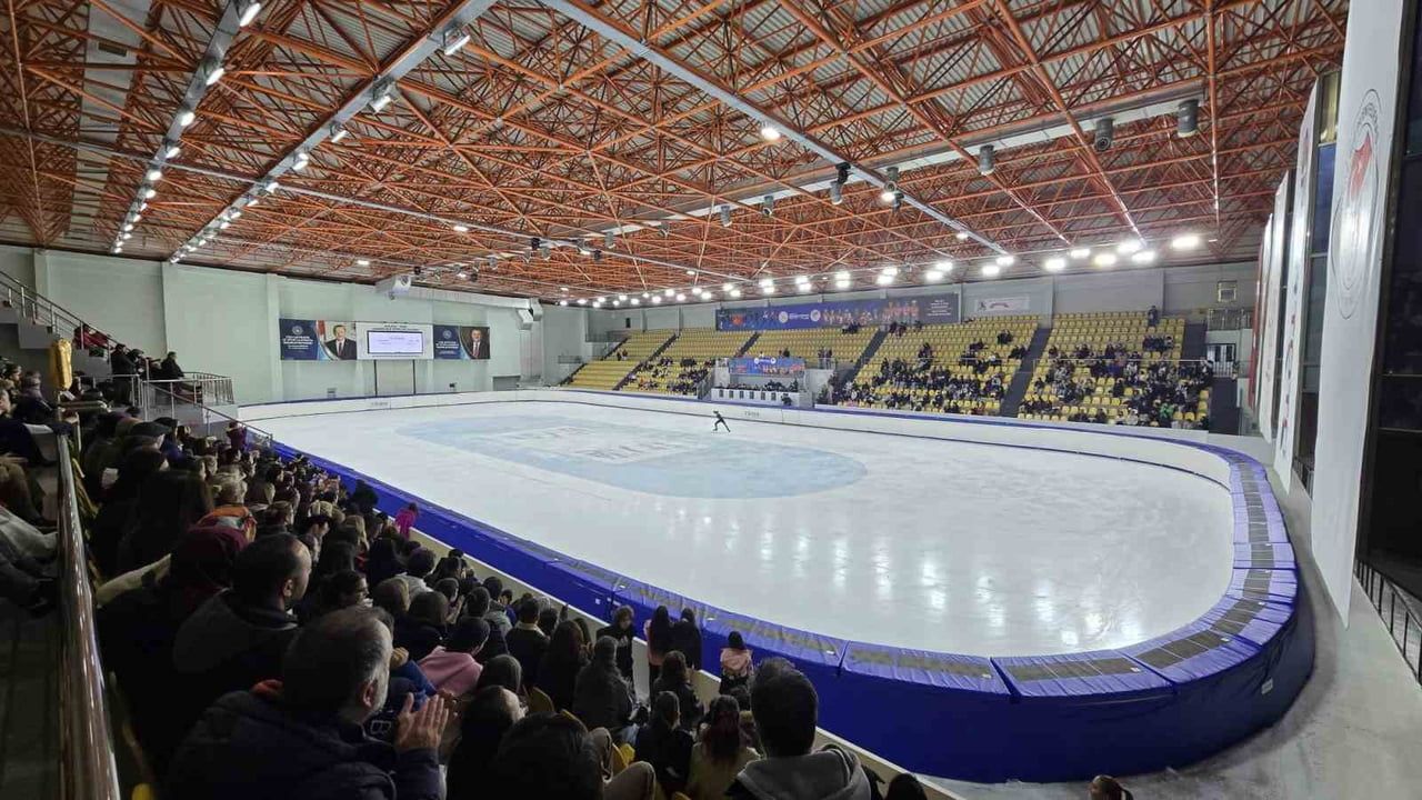 Burak Demirboğa 25 yılın ardından sporu bıraktı: 7 kez Türkiye şampiyonu piste veda etti