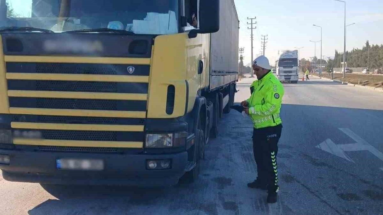 Burdur'da yük taşıyan araçlara yönelik denetimde 25 araca idari ceza
