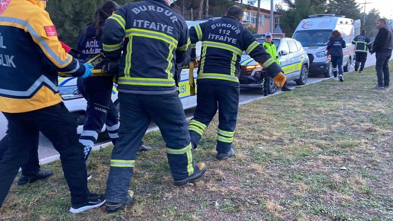 Burdur-Fethiye Karayolu'nda kaza: 2 ölü, 3 yaralı