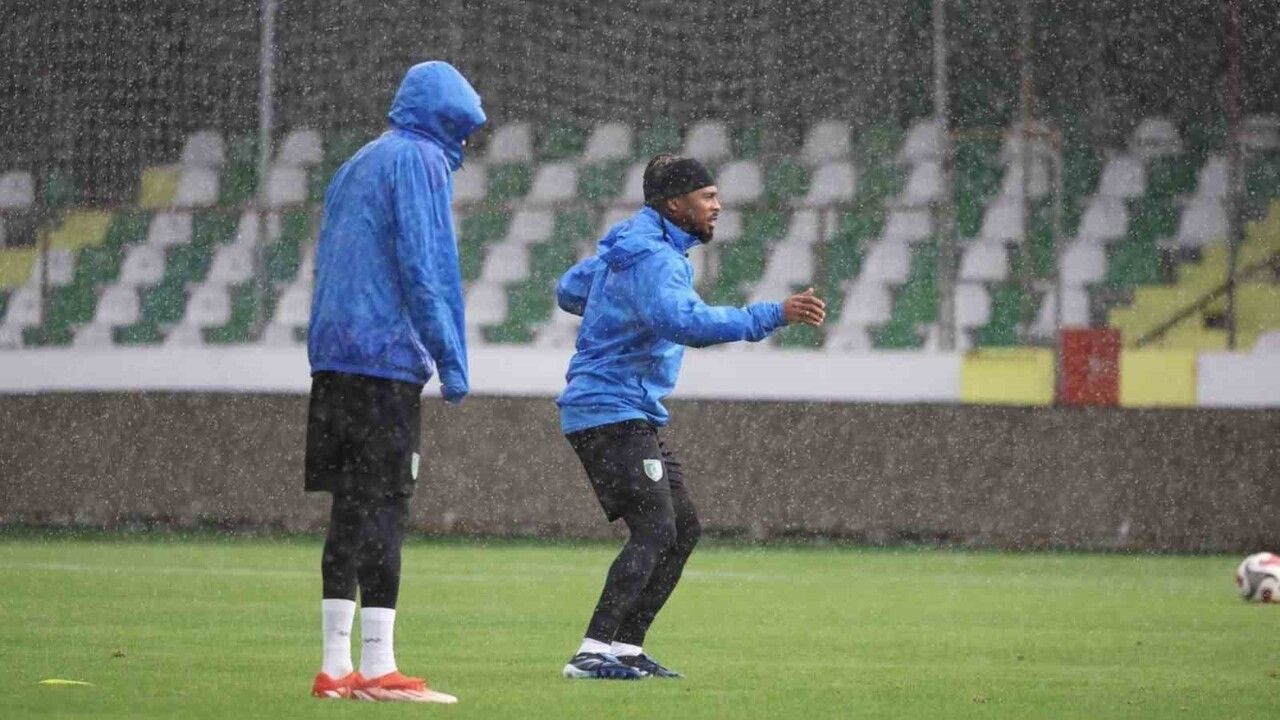 Burhan Eşer: "Bodrum FK armasının olduğu her maç bizim için önemlidir" — Bandırma maçı öncesi hazırlıklar