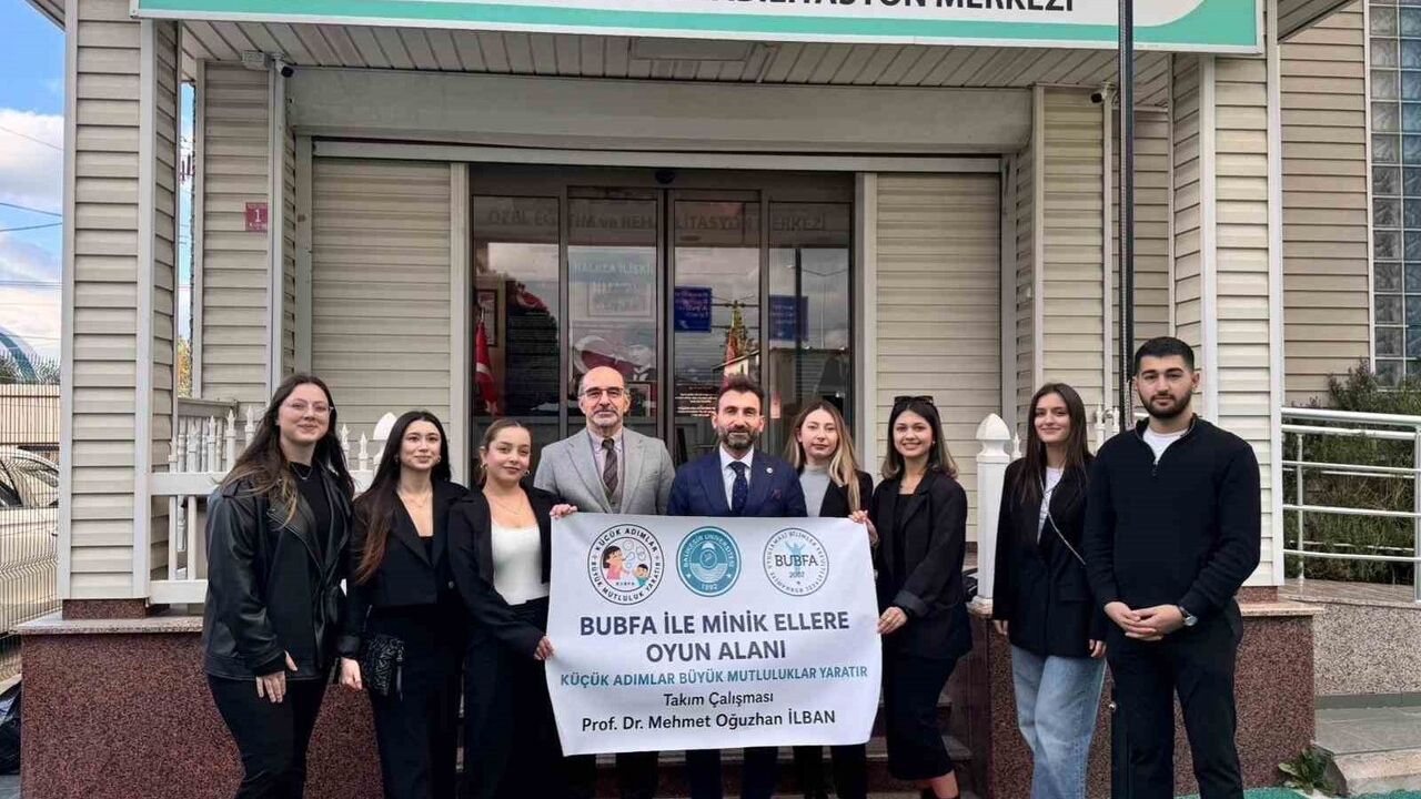 Burhaniye Uygulamalı Bilimler Fakültesi'nden Edremit Özel Özgüven Merkezi'ne Oyun Alanı Desteği