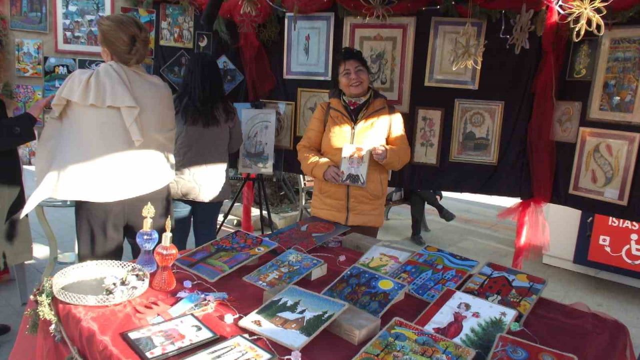 Burhaniyeli 40 Kadının Minyatürleri 'Renklerin Sanata Yolculuğu' Sergisinde