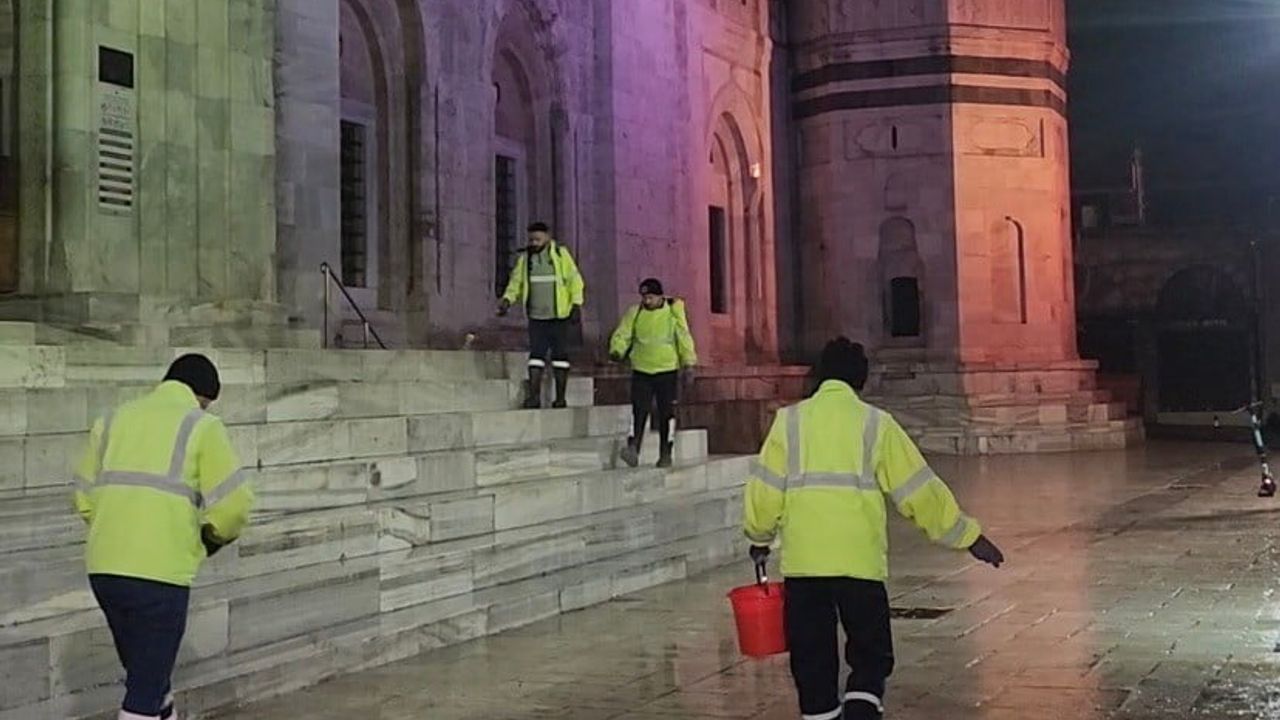 Bursa Büyükşehir ekipleri 145 mahalle yolunu kar nedeniyle ulaşıma açtı