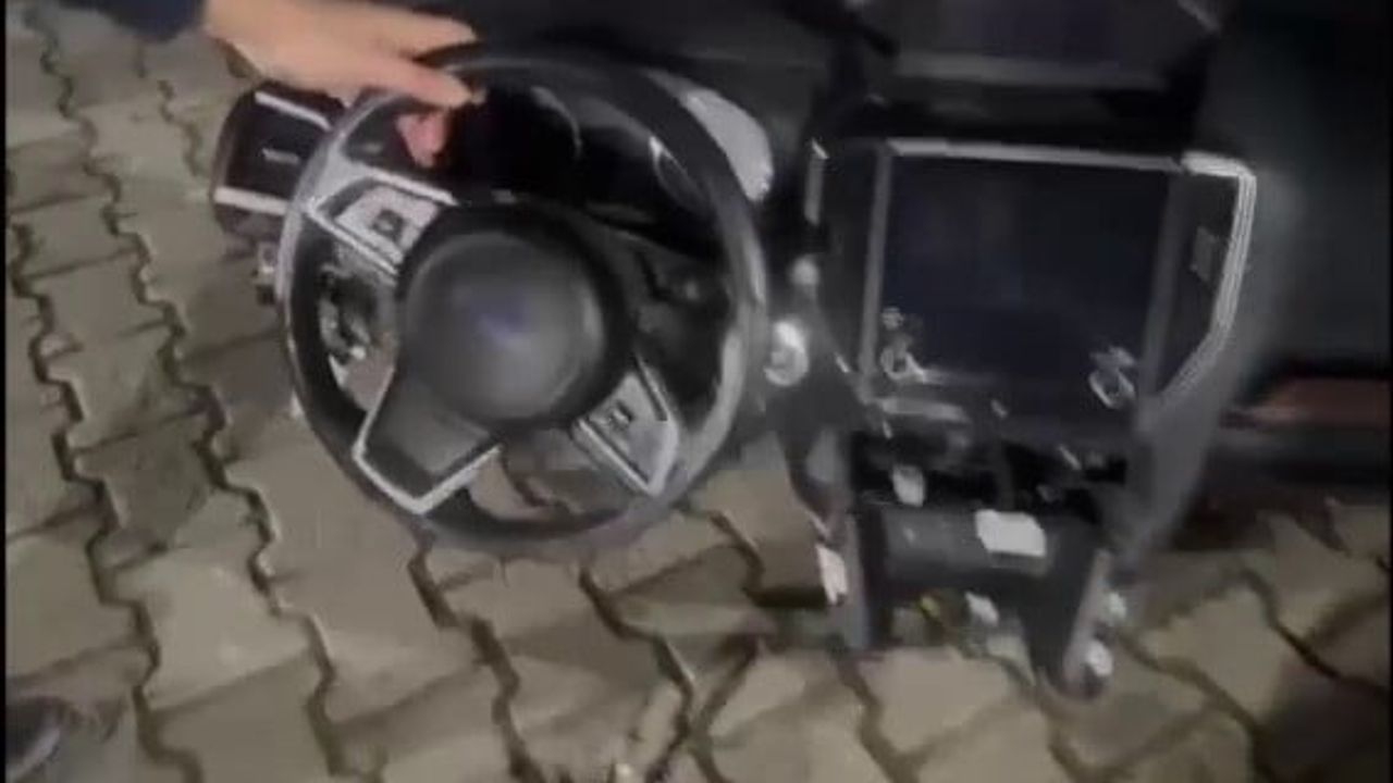 Bursa’da 12 milyon TL değerinde gümrük kaçağı otomobil parçaları ele geçirildi