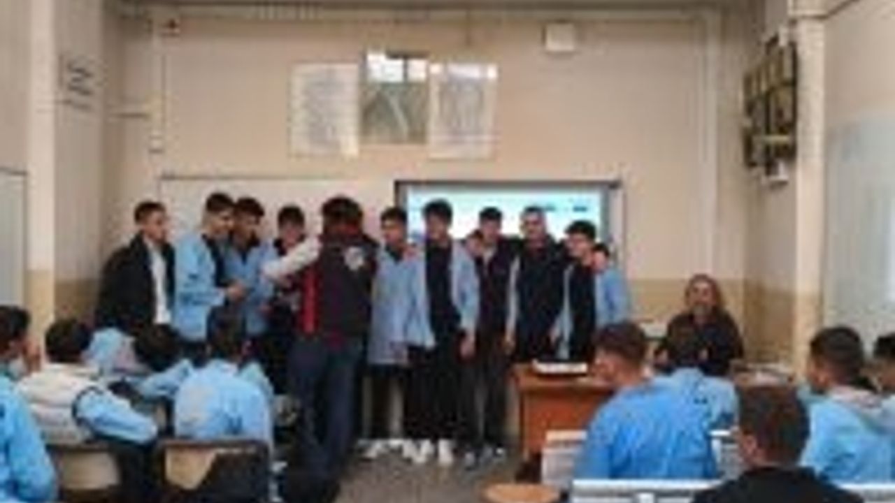 Bursa'da 647 Öğrenci 'E-Atıksız Zihinler' Yarışmasıyla Elektronik Atık Yönetimi Konusunda Bilinçlendirildi