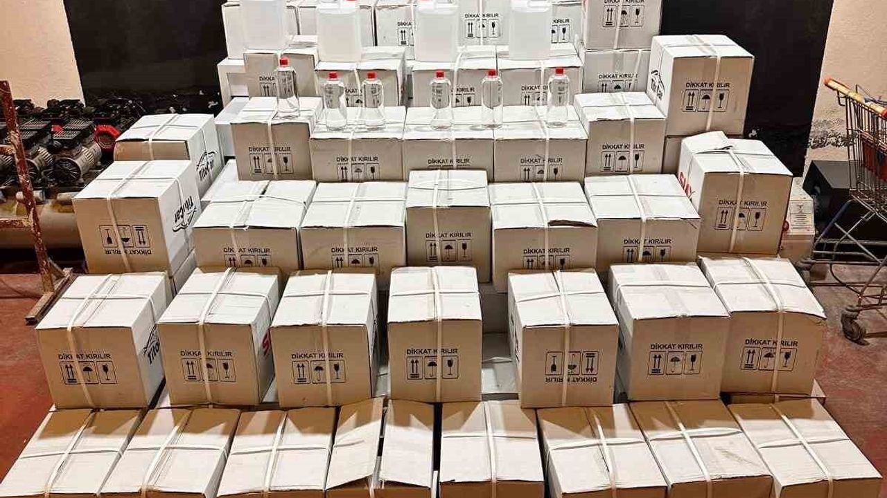 Bursa'da bin 200 litre etil alkol ele geçirildi, 2 şüpheli hakkında işlem başlatıldı