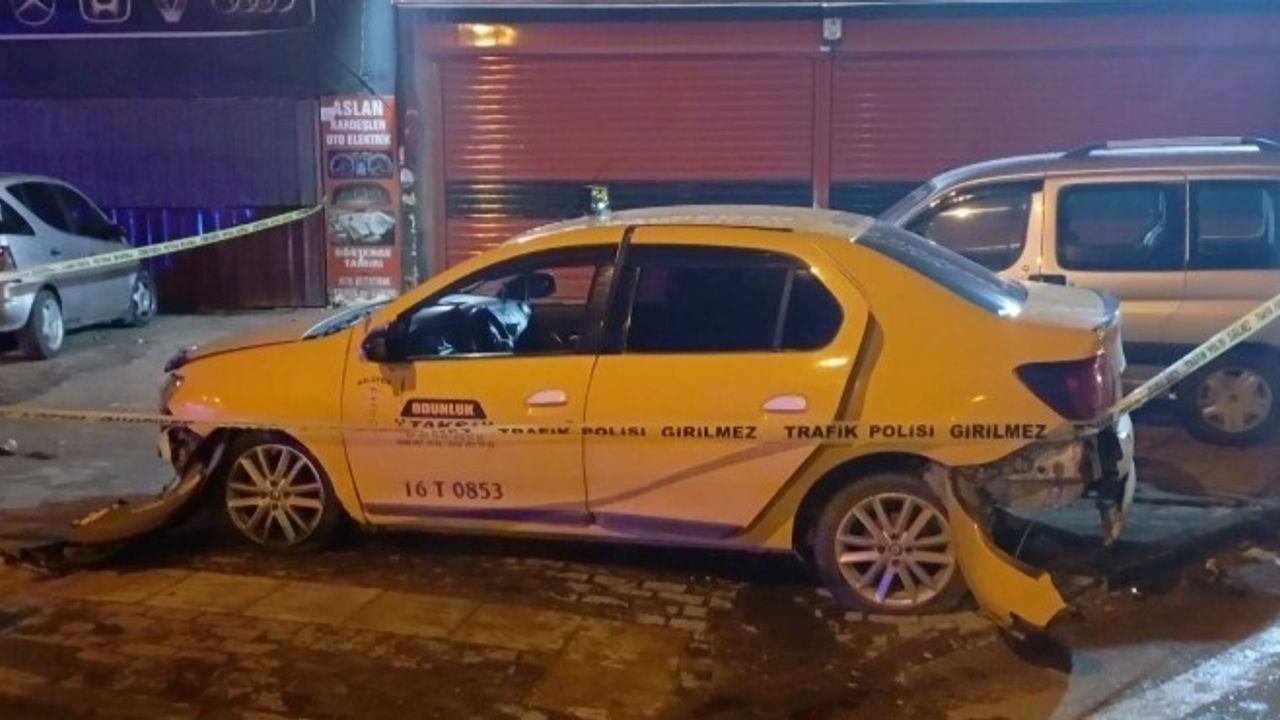 Bursa'da gasp edilen ticari taksi yarım saatlik kovalamaca sonunda durduruldu