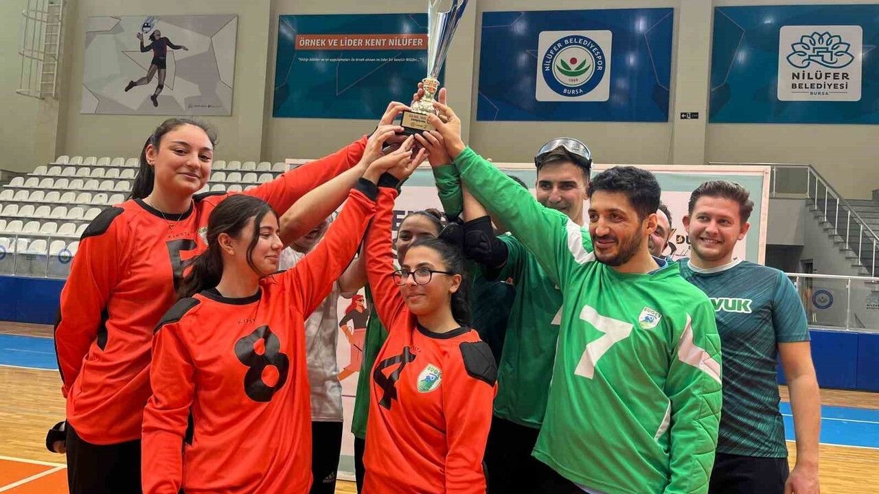 Bursa'da 'gözler kapalı' Goalball maçında empati ve farkındalık öne çıktı