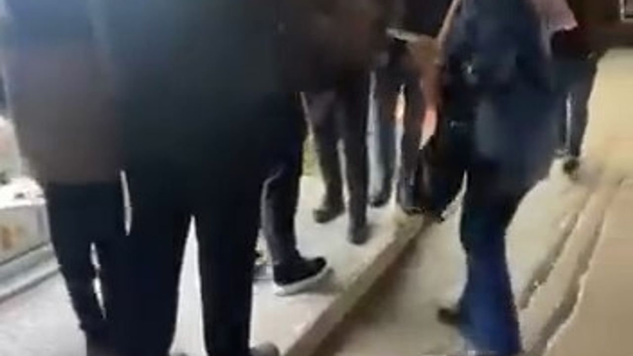 Bursa'da telefoncu dükkânındaki tartışma çevre esnafının müdahalesiyle sona erdi