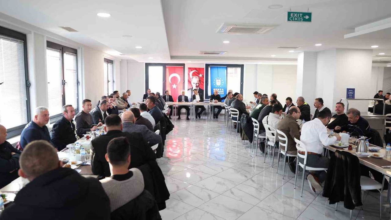 Bursa’da ulaşıma yatırım: Asfalt uygulamaları ve araç yenileme ile kalite ve güven artıyor