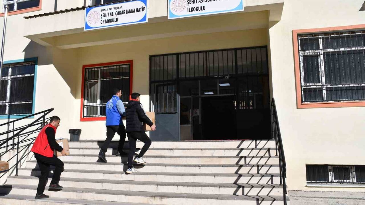 Bursa'dan Şırnak Beytüşşebap'taki şehit kütüphanelerine kitap desteği