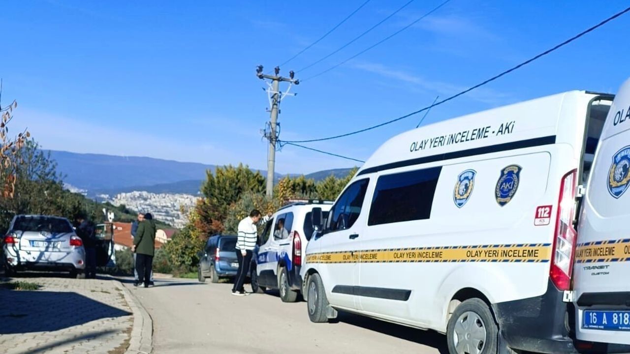 Bursa Gemlik'te araç içinde fenalaşan 63 yaşındaki adam yaşamını yitirdi