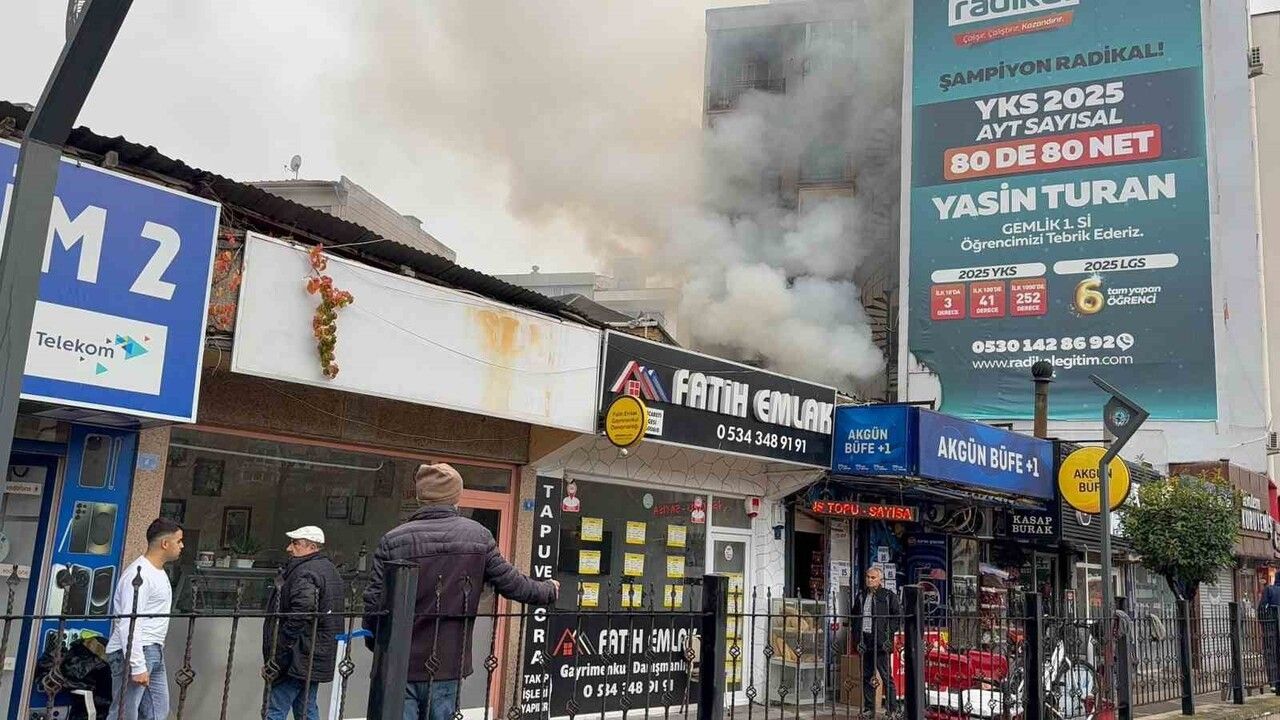 Bursa Gemlik'te pide imalathanesinde yangın: İtfaiye müdahalesiyle kontrol altına alındı