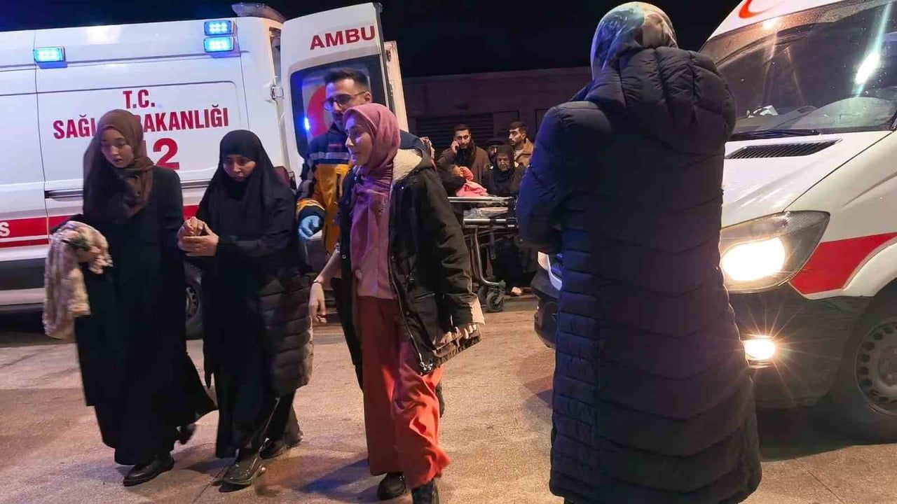Bursa İnegöl’de kaygan zeminde kaza: 3’ü çocuk 7 kişi yaralandı