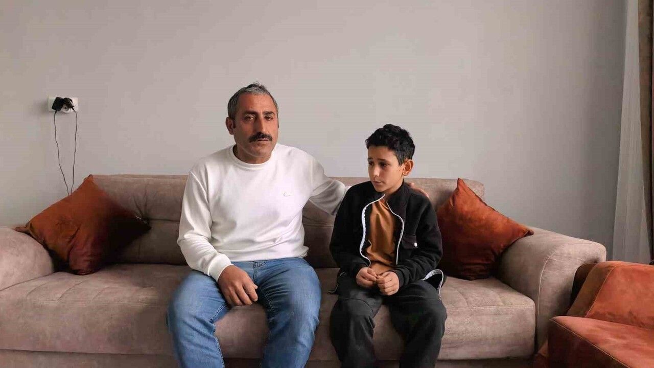 Bursa İnegöl'de okul müdürü, öğrenciyi sınıf önünde darp ettiği gerekçesiyle görevden uzaklaştırıldı